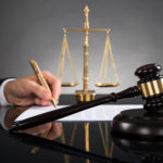 Adwokat to radca, jakiego zadaniem jest sprawianie wskazówek prawnej.